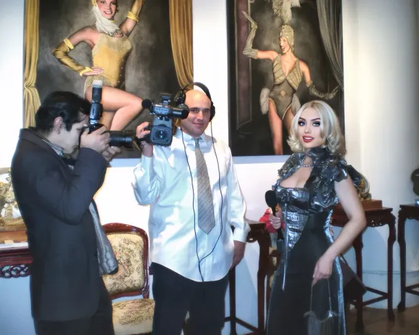 Dancing in Diamonds - Rania Mesiskli - 8D