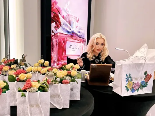 Bag Painting - Rania Mesiskli - 5D